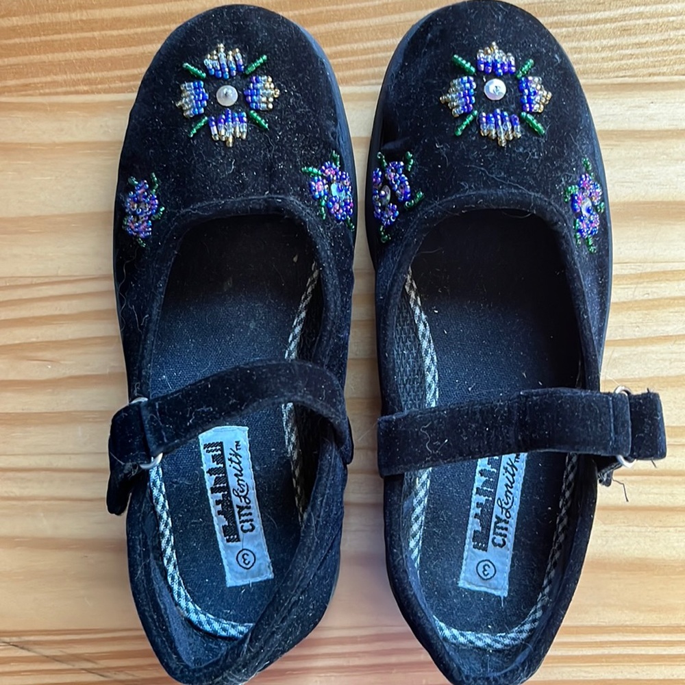 Beaded black dress shoes